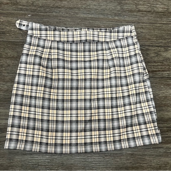 Sky & Sparrow Plaid Pink/Gray Mini Skirt - Picture 7 of 7